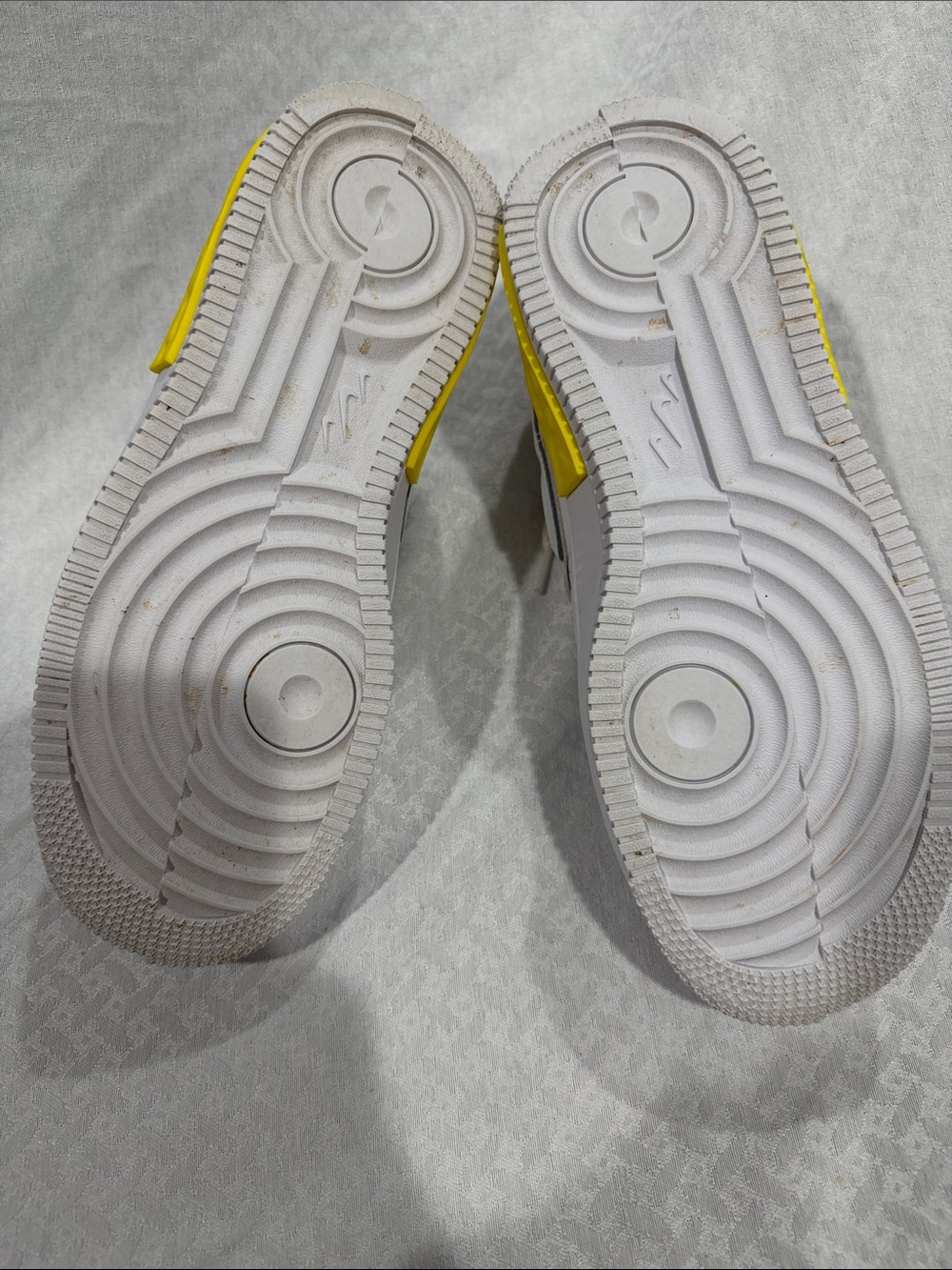 Nike White Leather Low-Top Sneakers with Yellow Heel Tab - Picture 6 of 7